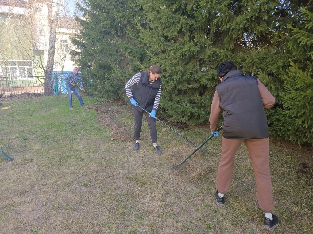 Субботник в МТУ Ространснадзора по СФО: наводим порядок вместе!